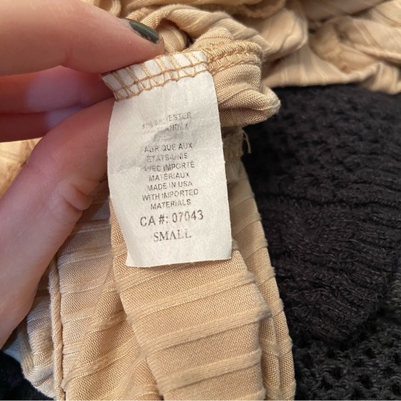 Livi by Olivia Rae women’s beige cropped ribbed tank cardigan set in size small - Picture 10 of 10